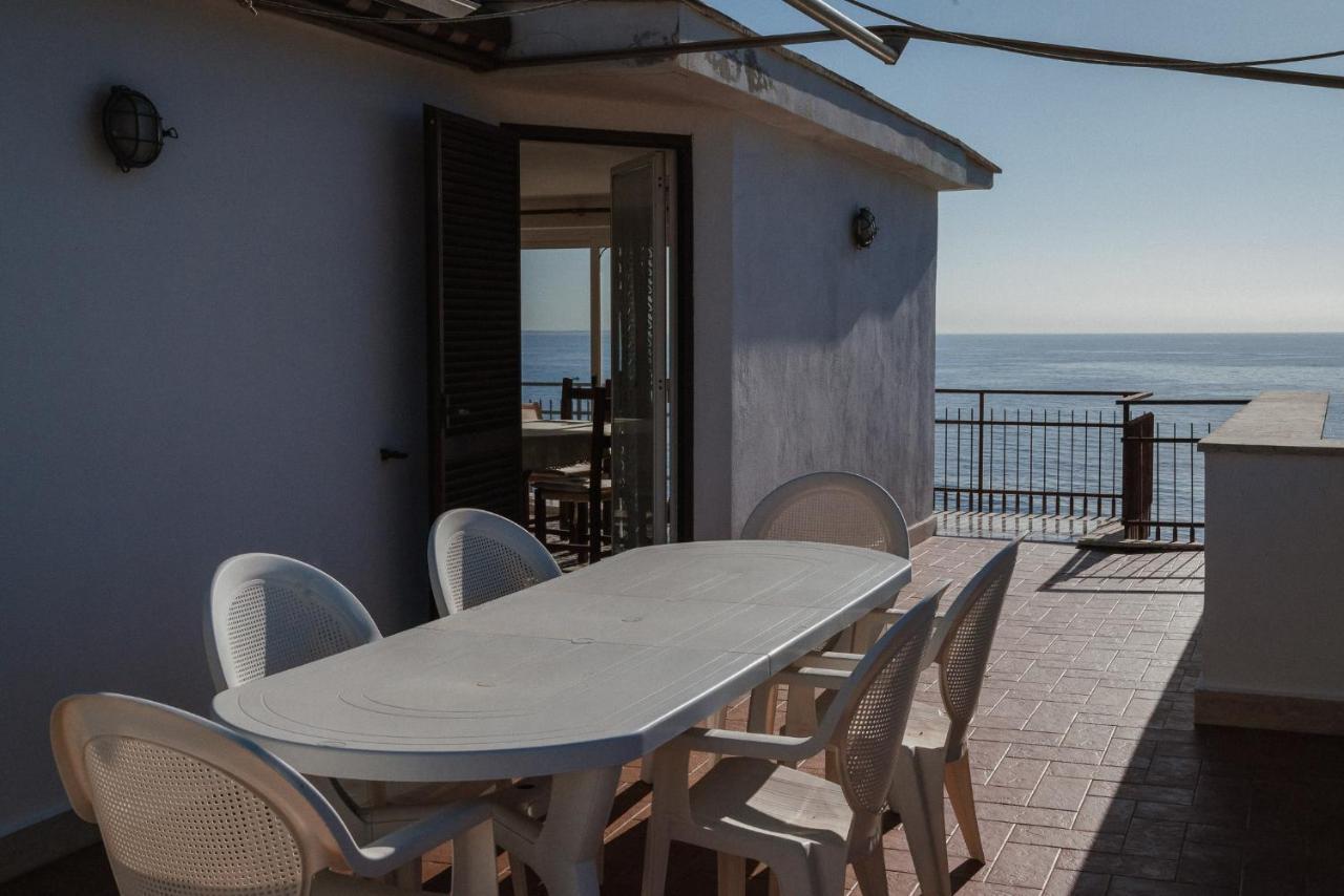 Be Your Home - Appartamento 4 Camere Sul Mare Scesa Al Mare Privata Santa Marinella Kültér fotó