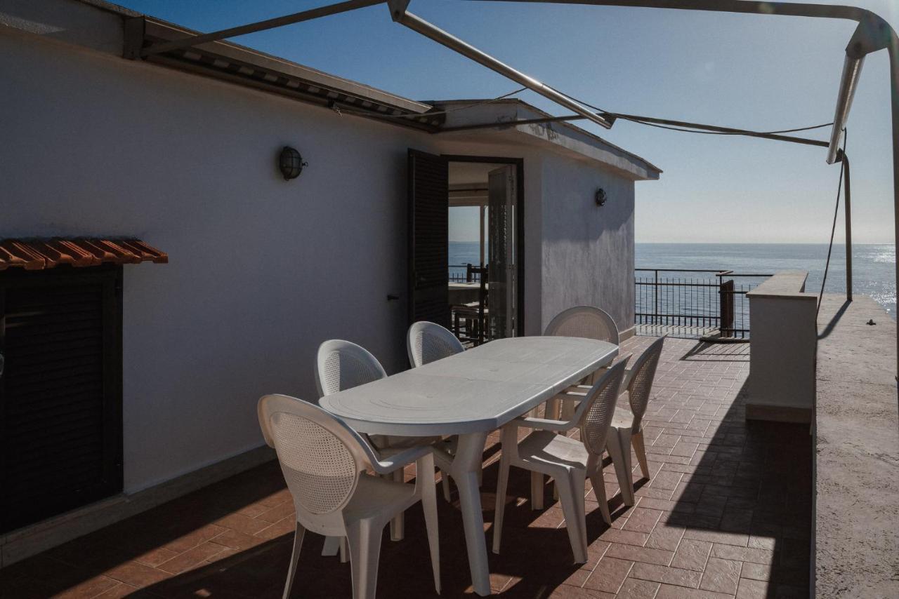 Be Your Home - Appartamento 4 Camere Sul Mare Scesa Al Mare Privata Santa Marinella Kültér fotó